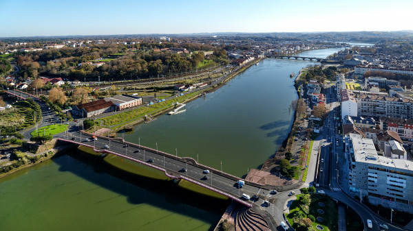 Photos aériennes de Bayonne  pour étude avant aménagement des quais